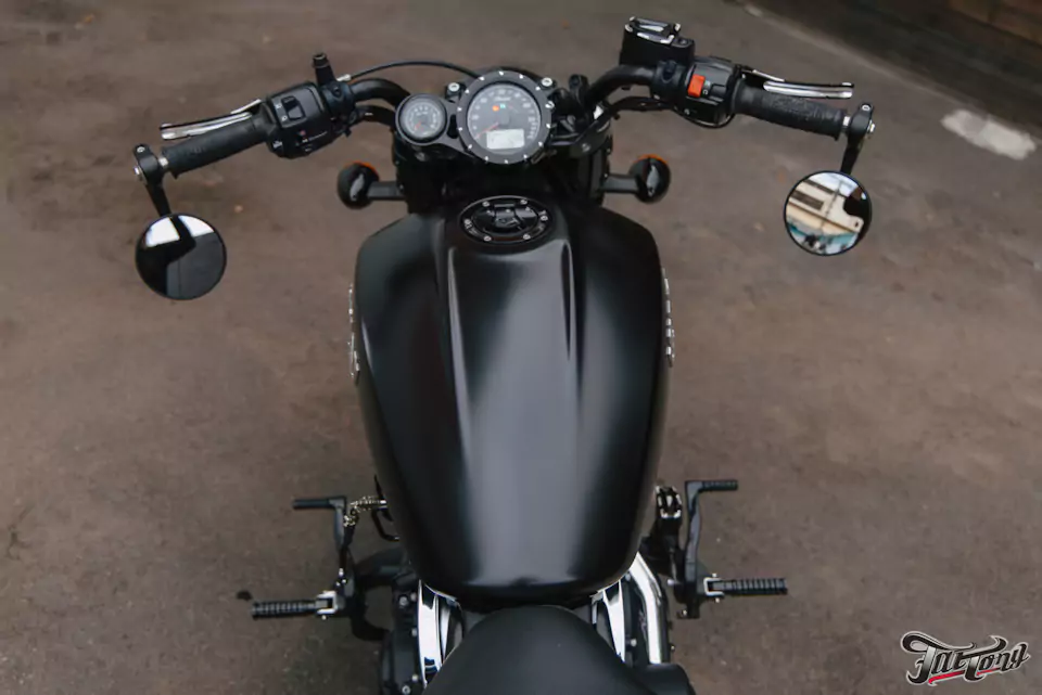 Окрасили детали мотоцикла Indian Scout в черный матовый цвет